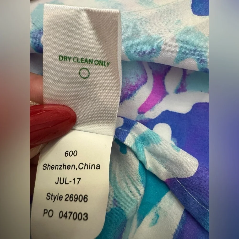 Lilly Pulitzer Minda Silk Dress in Swell Acquainted
XS NWT - Picture 10 of 15